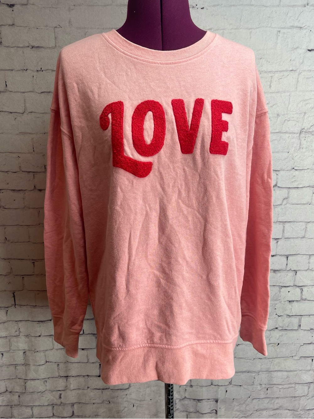 Shiraleah Chicago love sweatshirt size medium pink with red